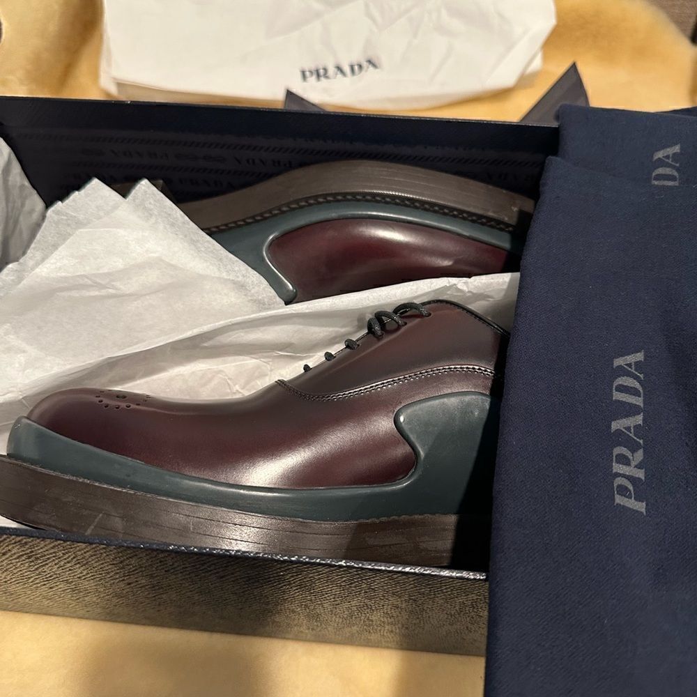 Prada round toe brushed leather oxfords size 6, EU 38,5-39 - Picture 13 of 15